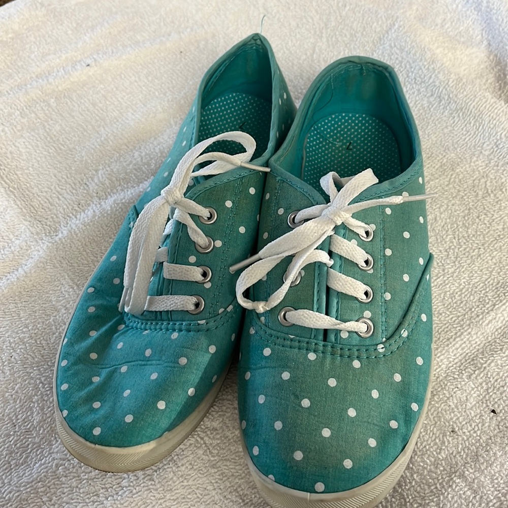 Fabric tennis shoes. Turquoise Green with white dots size 7